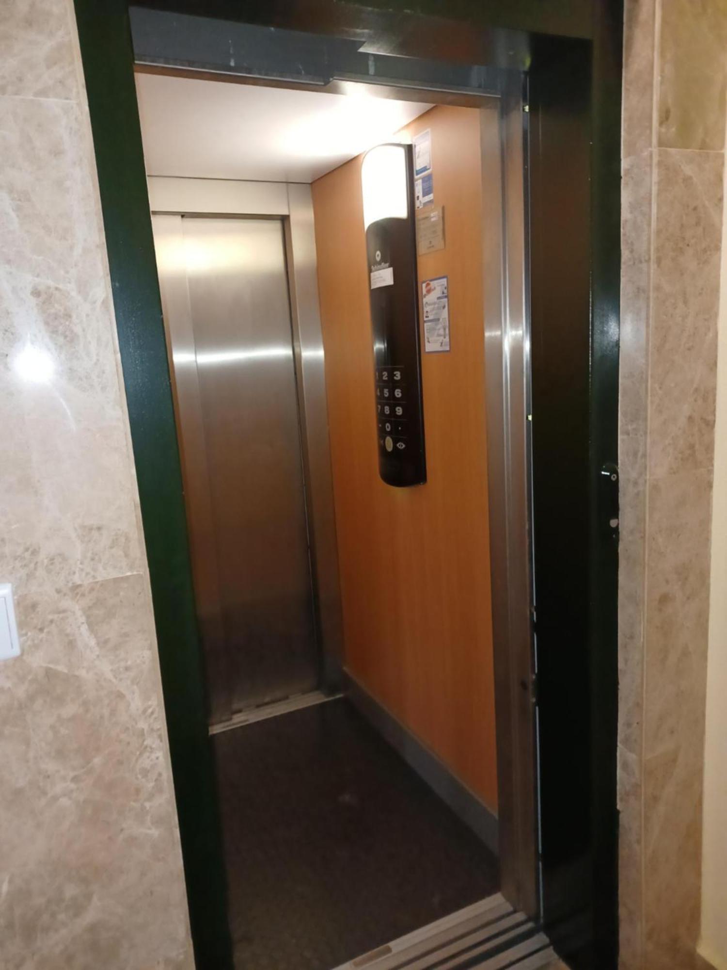 En El Pleno Centro De Biescas Con Garaje, Ascensor Y Wifi Biescas (Aragon) Exterior foto